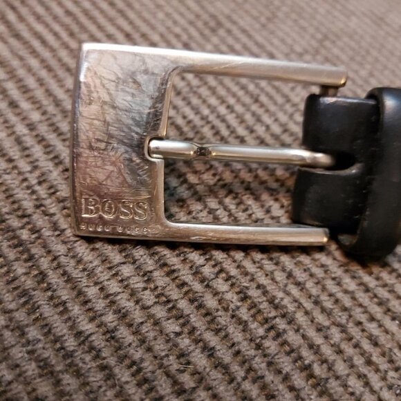 Hugo Boss Black Leather Belt Sleek Minimalist | Designer Menswear Classic Formal - Picture 2 of 6